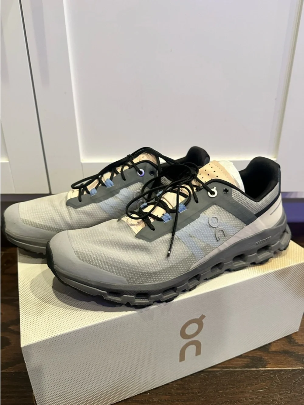 On Cloudvista Running Shoes - size 9.5 - Picture 1 of 7